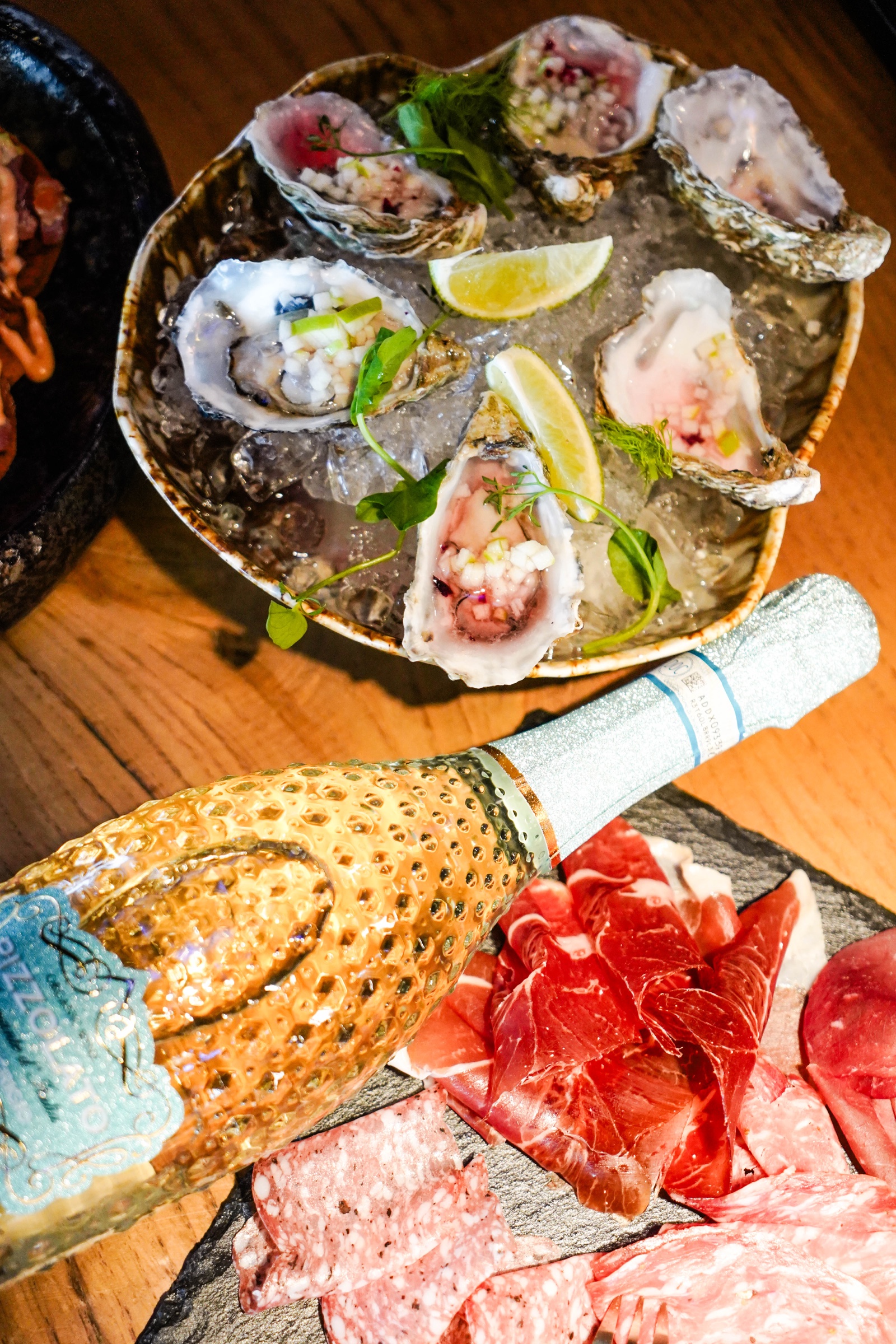 Oesters en Italiaanse vleeswaren bij Restaurant Rosa